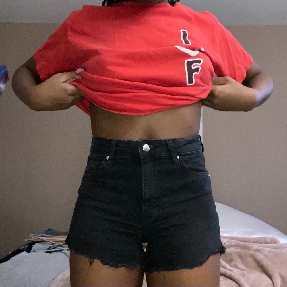 Black distressed shorts